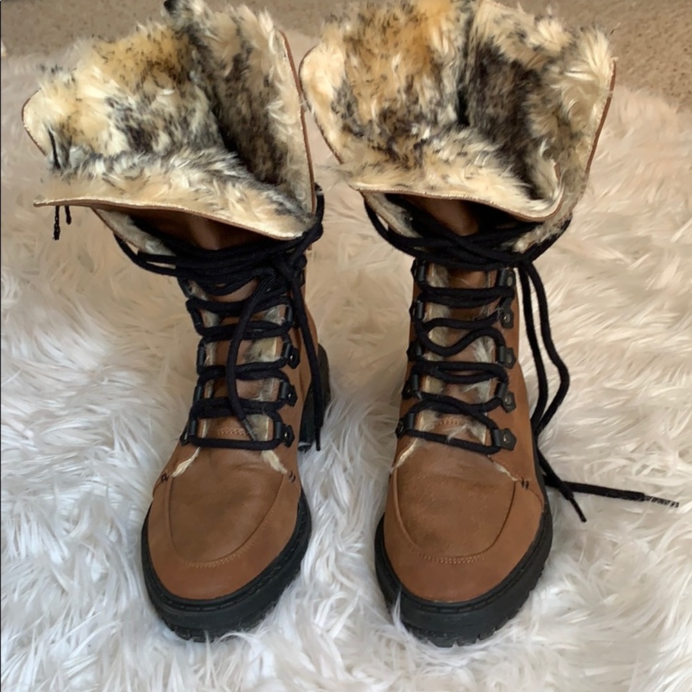 Sam Edelman lace up snow boots!